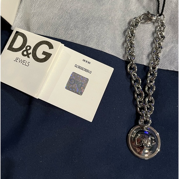 SPECIAL 🥂🎉🎊
SPECIAL NEW in BOX Dolce & Gabbana Bracelet sandals - Picture 1 of 10